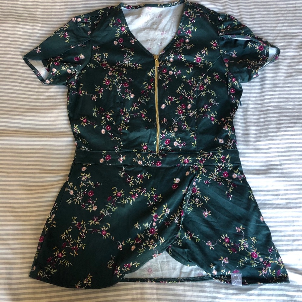 Jaanuu floral green scrub top